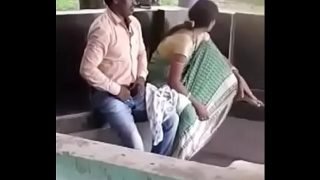 Boudi sex in Park