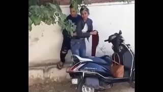 DESI GIRL SEX MMS ON ROAD KHET ME