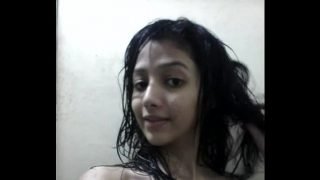 Indian Beautiful Indian girl with lovely boobs bathroom selfie – Wowmoyback