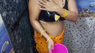 Indian Bengali Bhabi Wet Pussy Licks And Fucking By Husband In Bathroom
