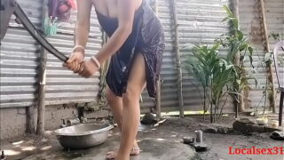 Indian Mumbai Wife Fuck Outdoor In Husband Big Dick Friend