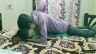 Mastiyai hui desi girl ki fingering aur chudai