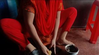 Shadi me nachne ke lie aai pakistani aunty ki group chudai
