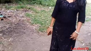 गाँव की भाभी की झांट वाली चूत