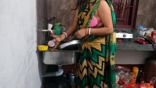 बंगाली लड़की की चूची दबा के चोदा बिहारी ने