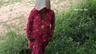 मम्मी की नाइटी उठा के चोदा नोकर ने